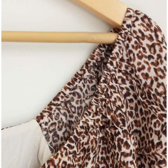 Lulus Women Fiercely in Love Beige Leopard Print Tie-Front Crop Top XS Smock NEW - Picture 8 of 10